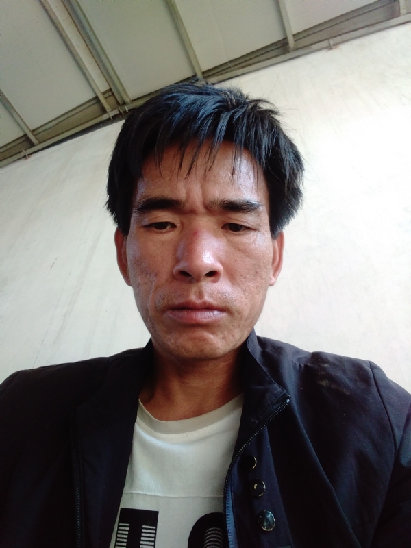 项斌的第一张照片--大理闪婚服务中心